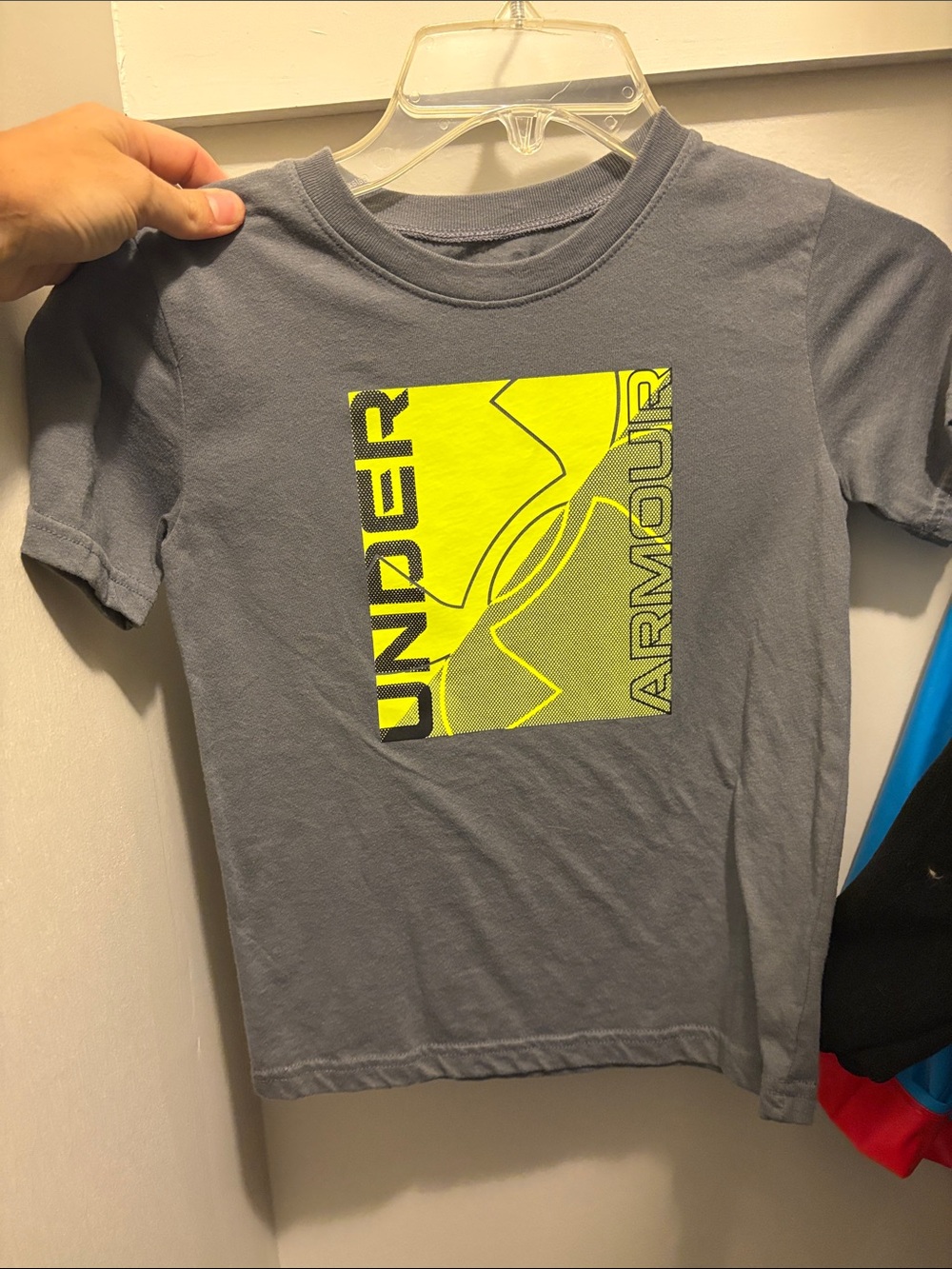 OFFERS! Bundle! Boys size 6 Under Armour Boys' Gray Tee Neon Yellow Logo shirt